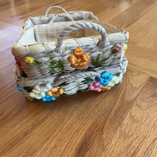 2 Vintage Bright Flower Nesting Woven Straw Lined Casserole Dish Carrier Baskets - Image 5