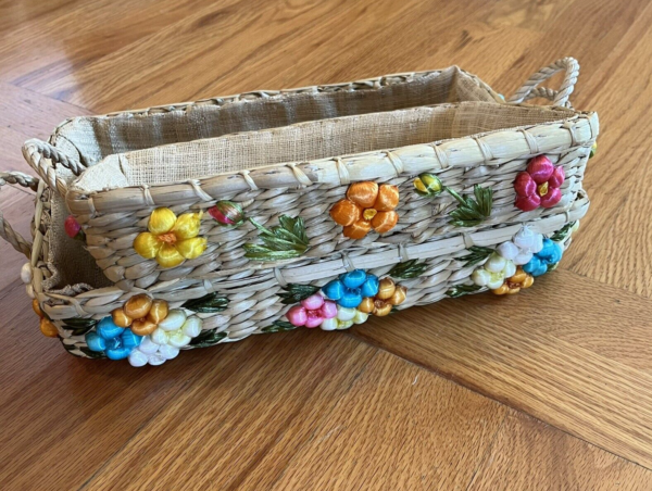 2 Vintage Bright Flower Nesting Woven Straw Lined Casserole Dish Carrier Baskets