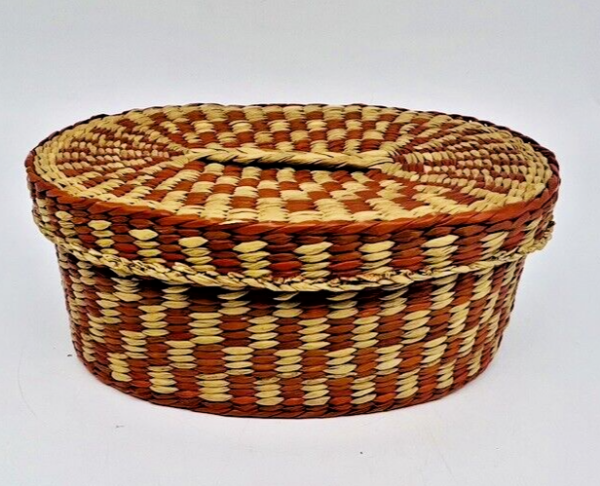 2 Vintage Nesting Baskets Woven Basket Weave Oval Lidded Boxes 6 & 5.5" BOHO - Image 5