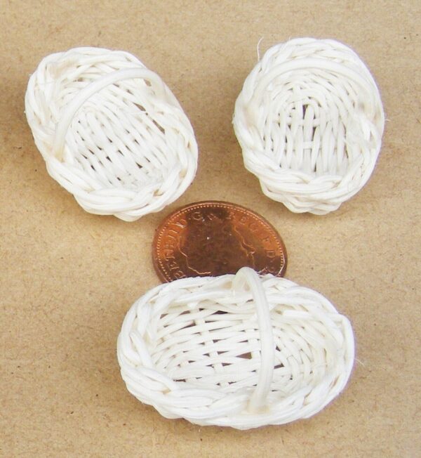 3 Wicker Baskets 3cm x 2.2cm Tumdee 1:12 Scale Dolls House Miniature Shop T