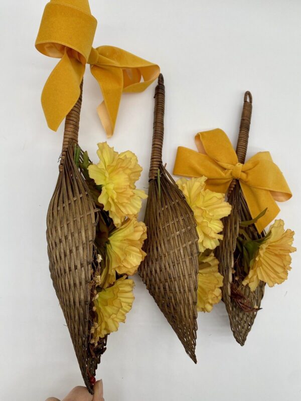 3 Wicker Rattan Boho Wall Hanging Basket Scoop Spoon Faux Flowers 70s Grannycore - Image 2