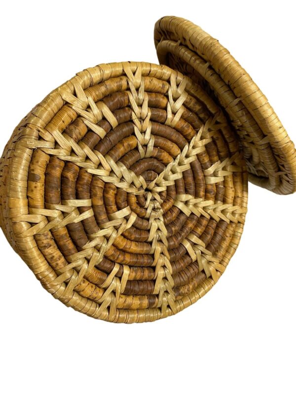 90s Boho 7 Inch Round Hand WOVEN Basket With Lid Aztec Design Home Decor - Image 4