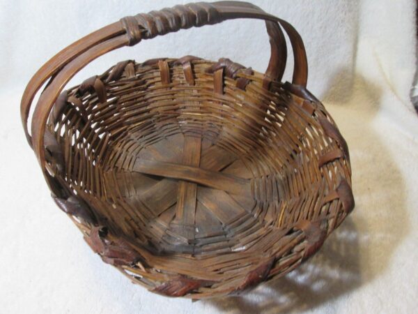 Antique Primitive Hand Woven Split Oak Handle Gathering Basket - Image 4