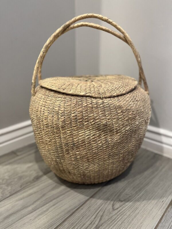 Boho Handmade Round Woven Raffia Crochet Straw Wicker Storage Basket Lid Handles - Image 2