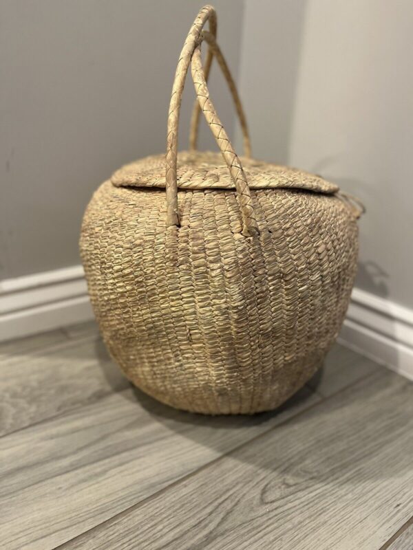 Boho Handmade Round Woven Raffia Crochet Straw Wicker Storage Basket Lid Handles - Image 3