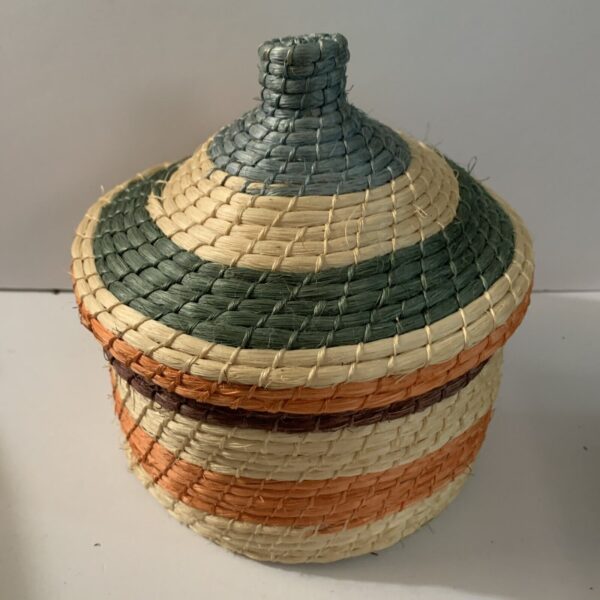 BOHO Style Basket with Lid SEAGRASS Woven Round Tri-color 8" Tall 7.5" Diameter - Image 2