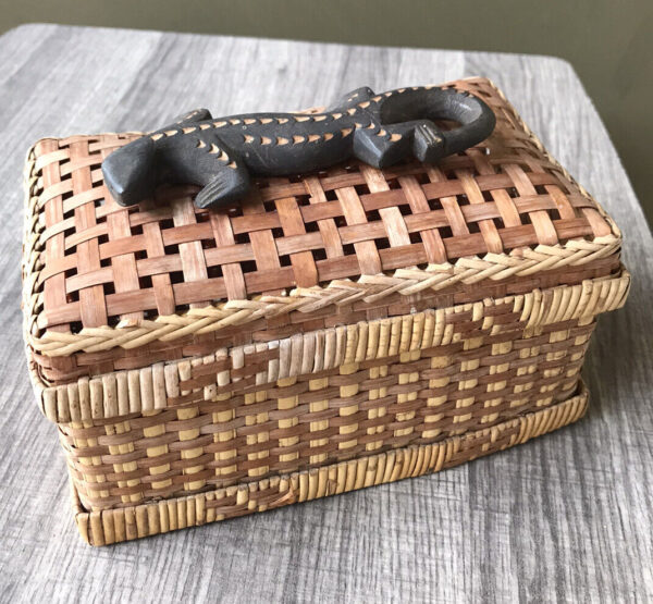 Boho Wicker Woven Basket Gecko Handle Basket Container Chic Storage 7.5x4.5x3.5