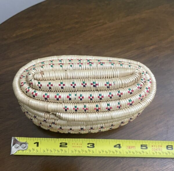 Boho Woven Oval Basket with Lid Seagrass Multi color - Image 6