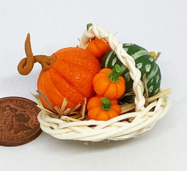 Dolls House Round Bamboo Basket With Pumpkins Hand Made Tumdee 1:12 Scale KM