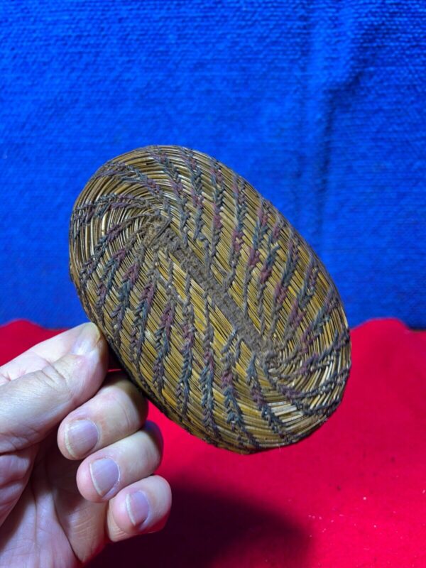 ~*~ESTATE FIND~*~ UNUSUAL SMALL WOVEN BASKET AA-44 - Image 3