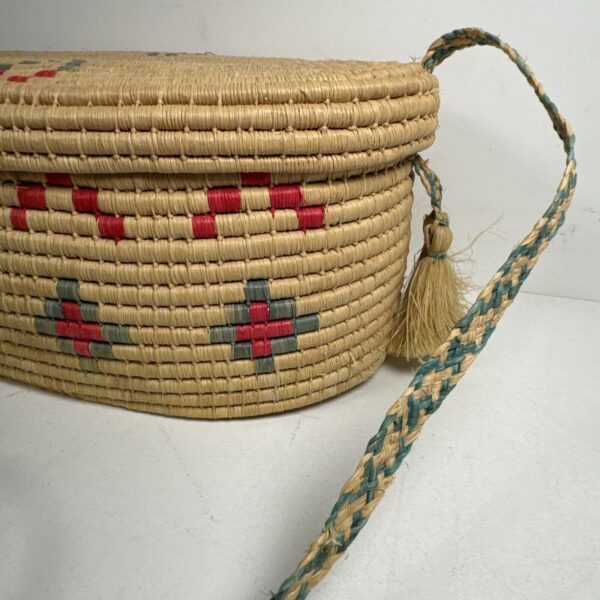 Handwoven Straw Basket With Lid / Tassels / Strap Boho Purse Bag Bohemian Decor - Image 2