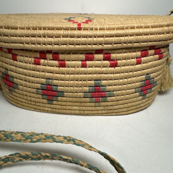 Handwoven Straw Basket With Lid / Tassels / Strap Boho Purse Bag Bohemian Decor - Image 3