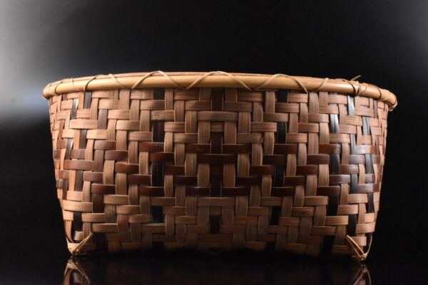 K4782: Japanese Wooden Bamboo Wickerwork CHARCOAL BASKET, auto w/signed box - Image 2