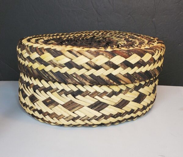 Large Vintage BoHo Tarahumara Basket With Lid Handmade Dark Light Mexico 10x5.5" - Image 2