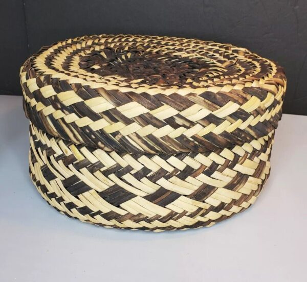 Large Vintage BoHo Tarahumara Basket With Lid Handmade Dark Light Mexico 10x5.5" - Image 3