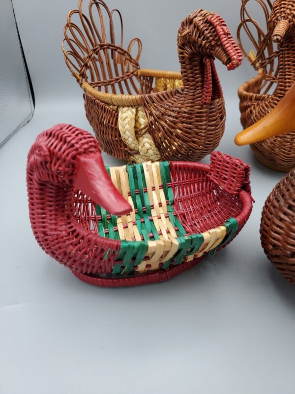 Lot of 4 Vintage Boho Wicker Rattan Woven Bird Baskets Ducks Peacock Turkey - Image 2