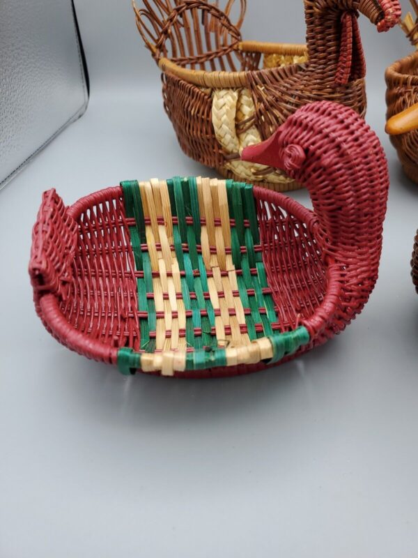 Lot of 4 Vintage Boho Wicker Rattan Woven Bird Baskets Ducks Peacock Turkey - Image 3