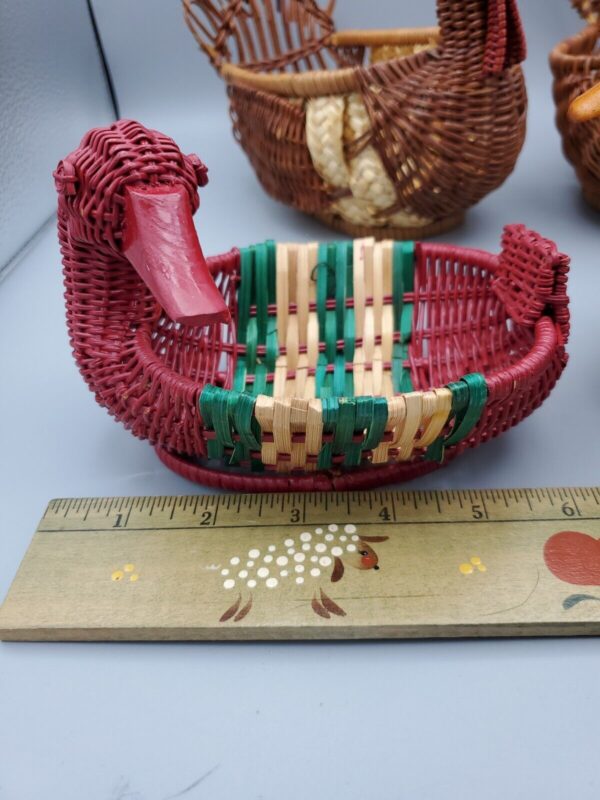 Lot of 4 Vintage Boho Wicker Rattan Woven Bird Baskets Ducks Peacock Turkey - Image 4