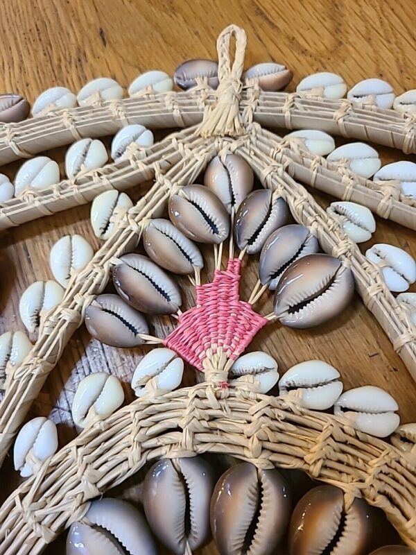 Marshall Islands Wall Decor VTG 1980's Handmade Cowrie Shell Trivet 15" Boho - Image 3