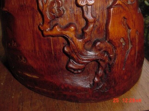 OLD CHINESE CARVED BAMBOO BRUSH HOLDER DRY FLOWER VASE INSECT MOTIF - Image 4