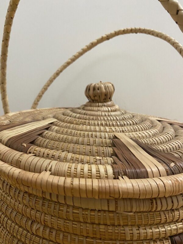 Osadia Boho Style Hand Woven Basket with Lid and Handles - Image 2