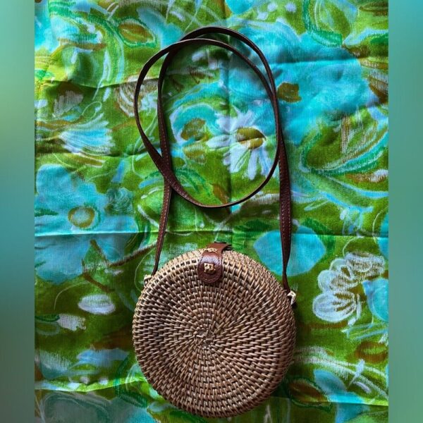 Round Hand Woven Straw Basket Purse Crossbody Bag Boho Cute! - Image 2