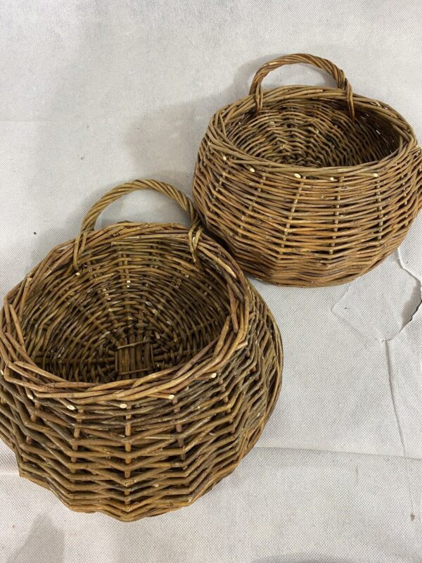 Set 2 Hanging Wicker Grapevine Round Baskets Wall Pocket Decor Primitive