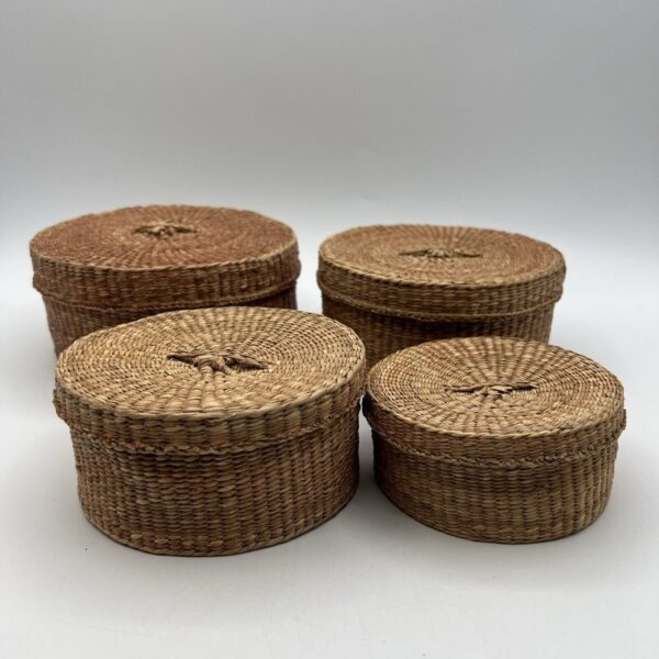 Set 4 Vtg Small Round Sweet Grass Nesting Baskets Lids Stacking 1960s Handmade - Image 3