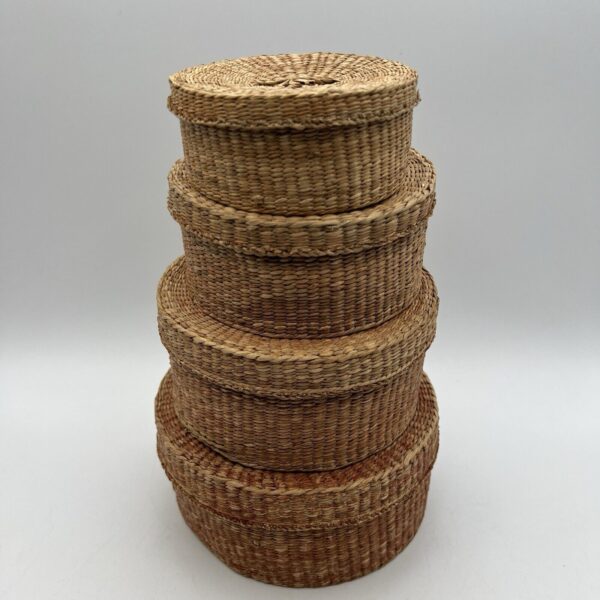 Set 4 Vtg Small Round Sweet Grass Nesting Baskets Lids Stacking 1960s Handmade