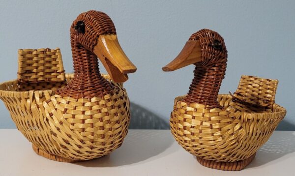 Set Of 2 Woven 2 Tone Wicker Duck Baskets with Wooden Beak Brand NEW - Image 3