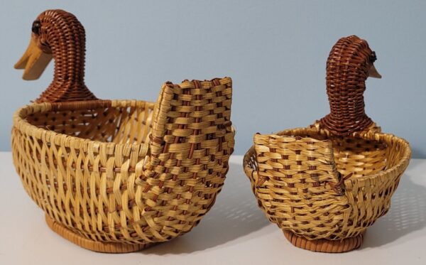 Set Of 2 Woven 2 Tone Wicker Duck Baskets with Wooden Beak Brand NEW - Image 4