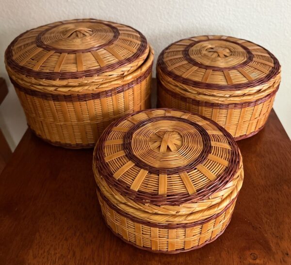 Set of 3 Vintage Round Woven Nesting Lidded Basket Handmade Shanghai Handicrafts