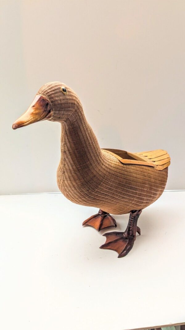 Shanghai Handicrafts Woven Rattan Bamboo Wicker Goose Runner Duck Basket