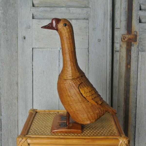 Shanghai Handicrafts Woven Rattan Bamboo Wicker Goose / Runner Duck Basket