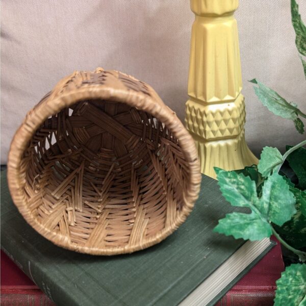 Small Vintage Natural Hand Woven Boho Basket, Pencil, Pen, Makeup Brush Holder - Image 6