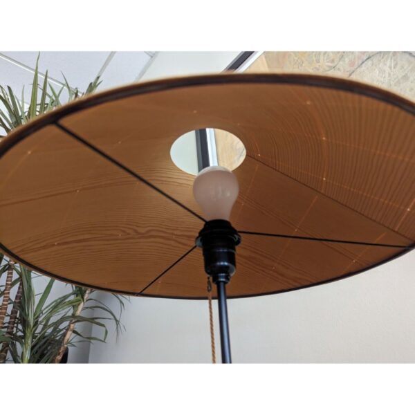 Table lamp with rattan shade - Image 4