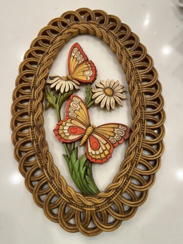 Vintage 1970’s Butterfly Floral Faux Basket Weave Oval Wall Decor. Retro Boho - Image 7