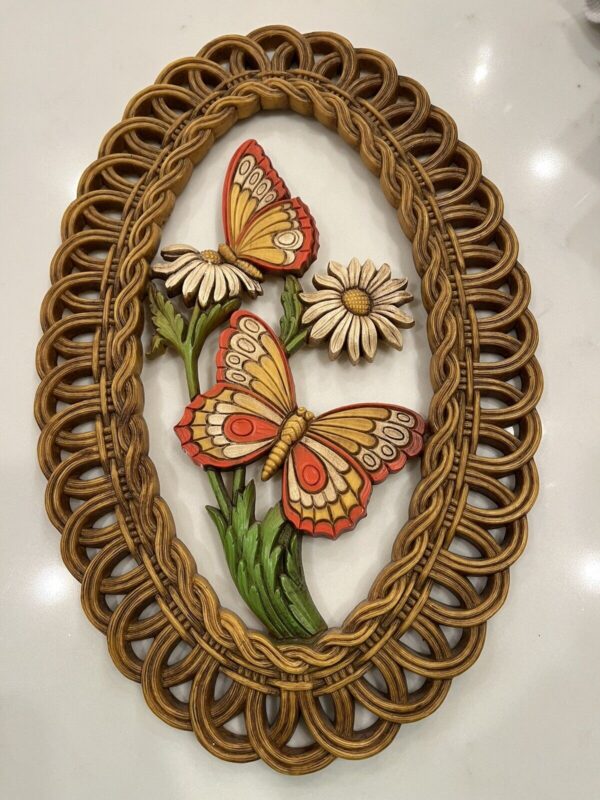 Vintage 1970’s Butterfly Floral Faux Basket Weave Oval Wall Decor. Retro Boho