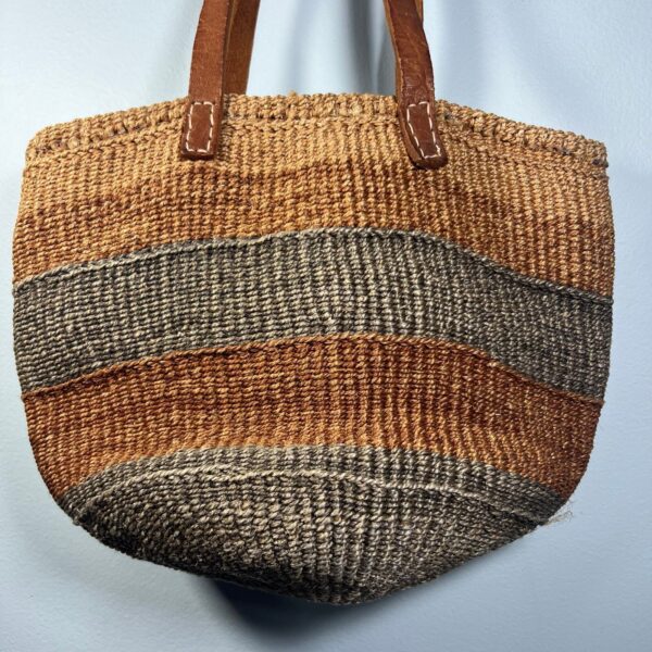 Vintage African Kiondo Kenya Sisal Straw Bucket Market Bag Leather Straps Purse - Image 4