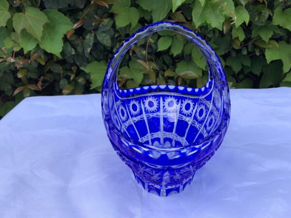 VINTAGE BOHEMIA QUEEN LACE COBALT BLUE 24% LEAD HAND CUT CRYSTAL BASKET 8'' - Image 2