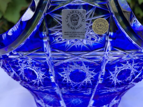 VINTAGE BOHEMIA QUEEN LACE COBALT BLUE 24% LEAD HAND CUT CRYSTAL BASKET 8'' - Image 3