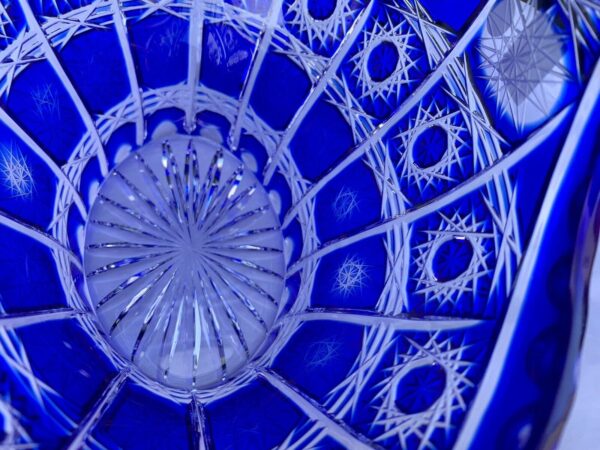 VINTAGE BOHEMIA QUEEN LACE COBALT BLUE 24% LEAD HAND CUT CRYSTAL BASKET 8'' - Image 5