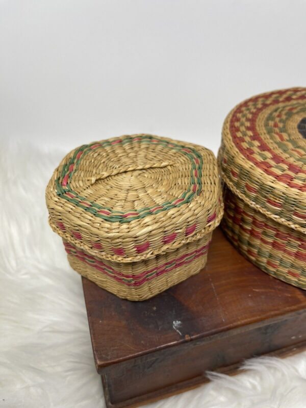 Vintage Boho Hand Woven Sweet Grass Baskets With Lids Trinket Box Storage Case - Image 3