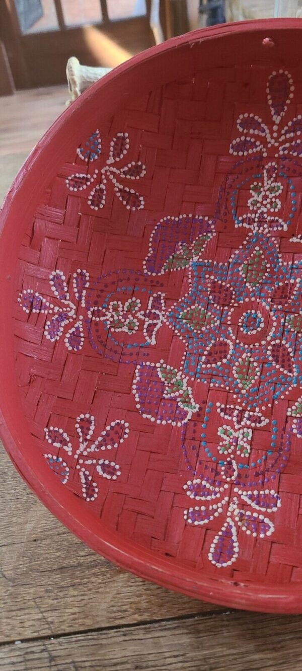 Vintage Boho Red Wicker Serving Basket Or Table Decor Handpainted Design 9.5 In - Image 3