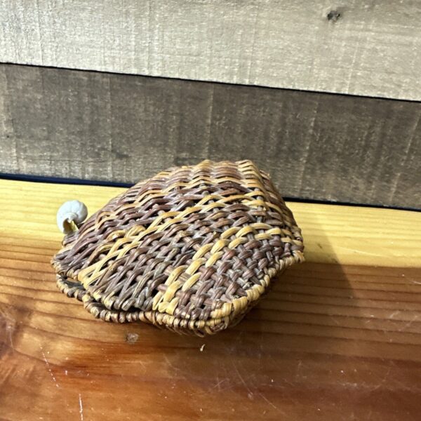 Vintage Clam Shell Shaped Wicker Woven brown Basket Hinged Boho Chic - Image 4