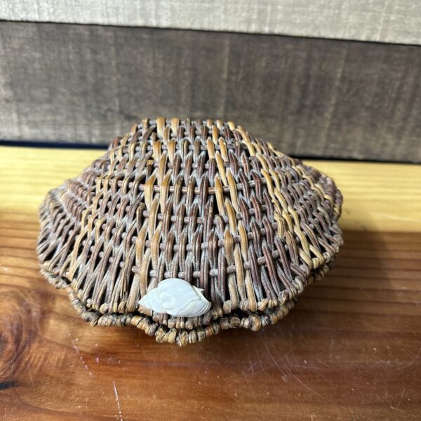 Vintage Clam Shell Shaped Wicker Woven brown Basket Hinged Boho Chic