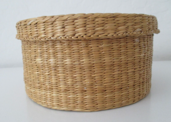 Vintage Fine Woven Lidded Basket Boho Style Decor 6”x 3" AZ34 - Image 4