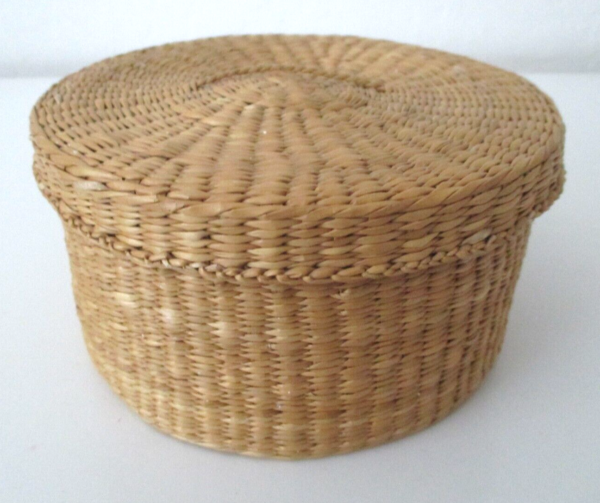 Vintage Fine Woven Lidded Basket Boho Style Decor 6”x 3" AZ34