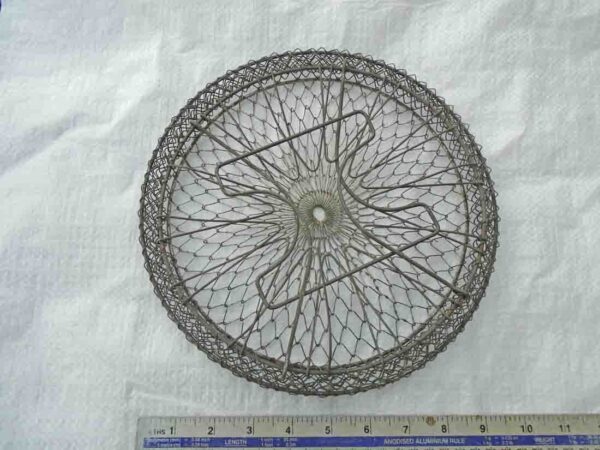 Vintage French Folding Metal Wire Salad or Egg Basket With Hinged Handles - Image 2