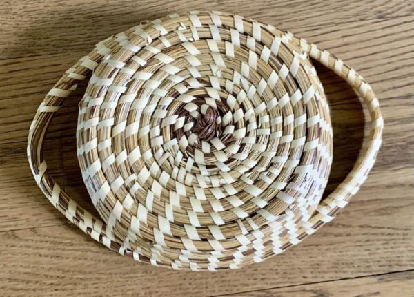 Vintage Handmade Gullah Sweetgrass Double Handle BASKET Charleston SC folk art - Image 2